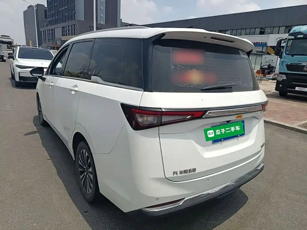 Wuling Jiachen 1.5 T CVT Premium Flagship