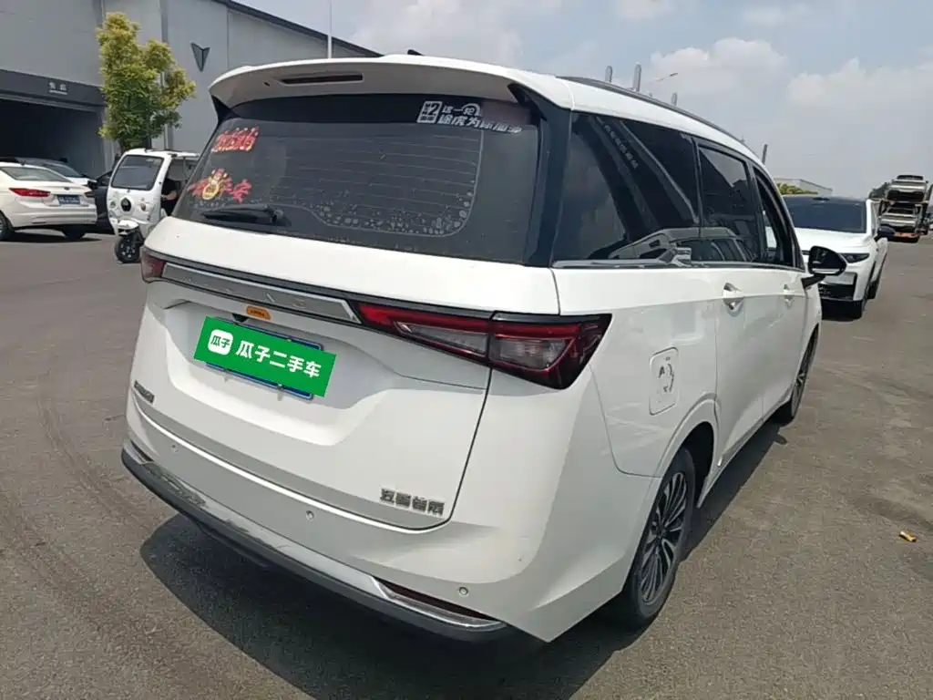 Wuling Jiachen 1.5 T CVT Premium Flagship