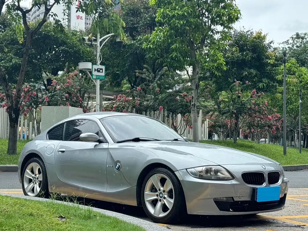 BMW Z4 3.0 si 2-door Sports Car