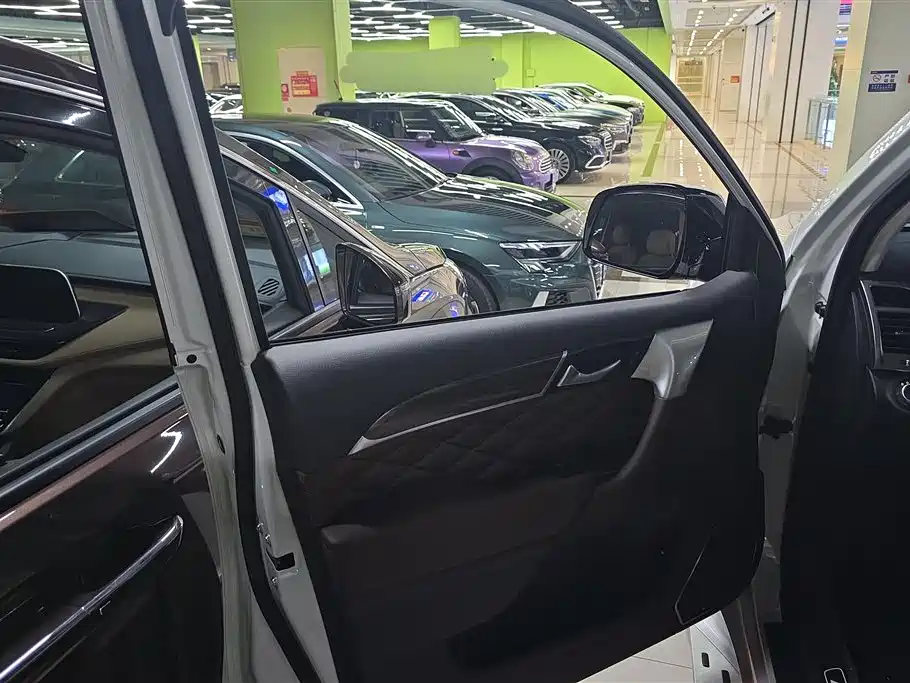 Haval H9 2.0 T Gasoline 4 WD Smart Enjoyment 5-seat