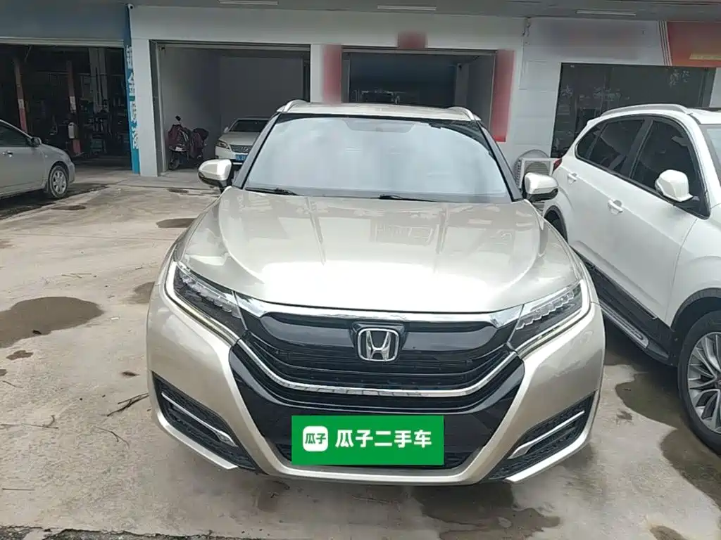 Honda UR-V 370 TURBO 2 WD Distinguished CN-V