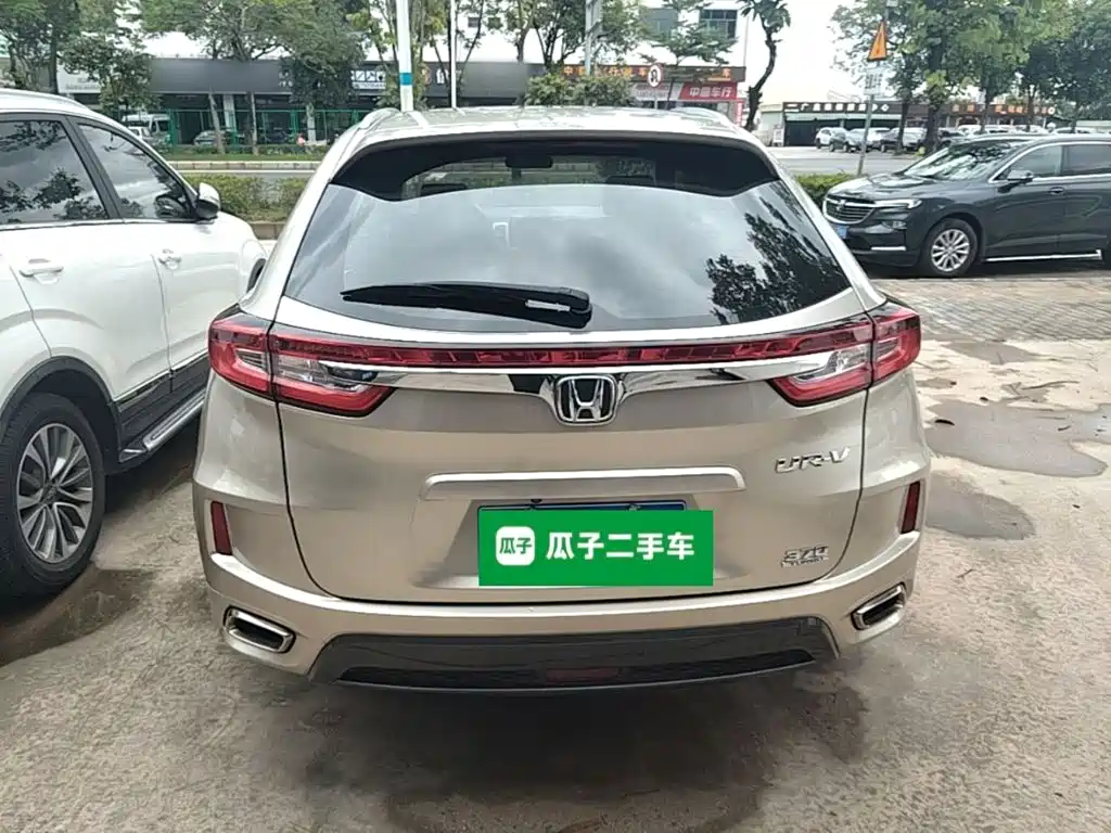 Honda UR-V 370 TURBO 2 WD Distinguished CN-V