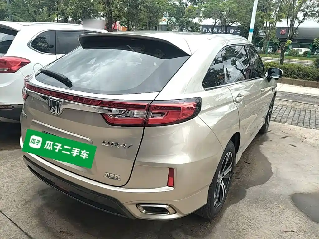 Honda UR-V 370 TURBO 2 WD Distinguished CN-V