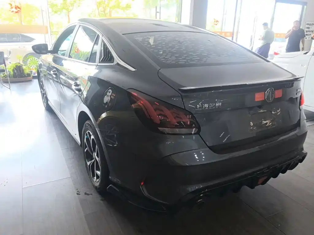 MG5 180 DVVT CVT Youth Luxury