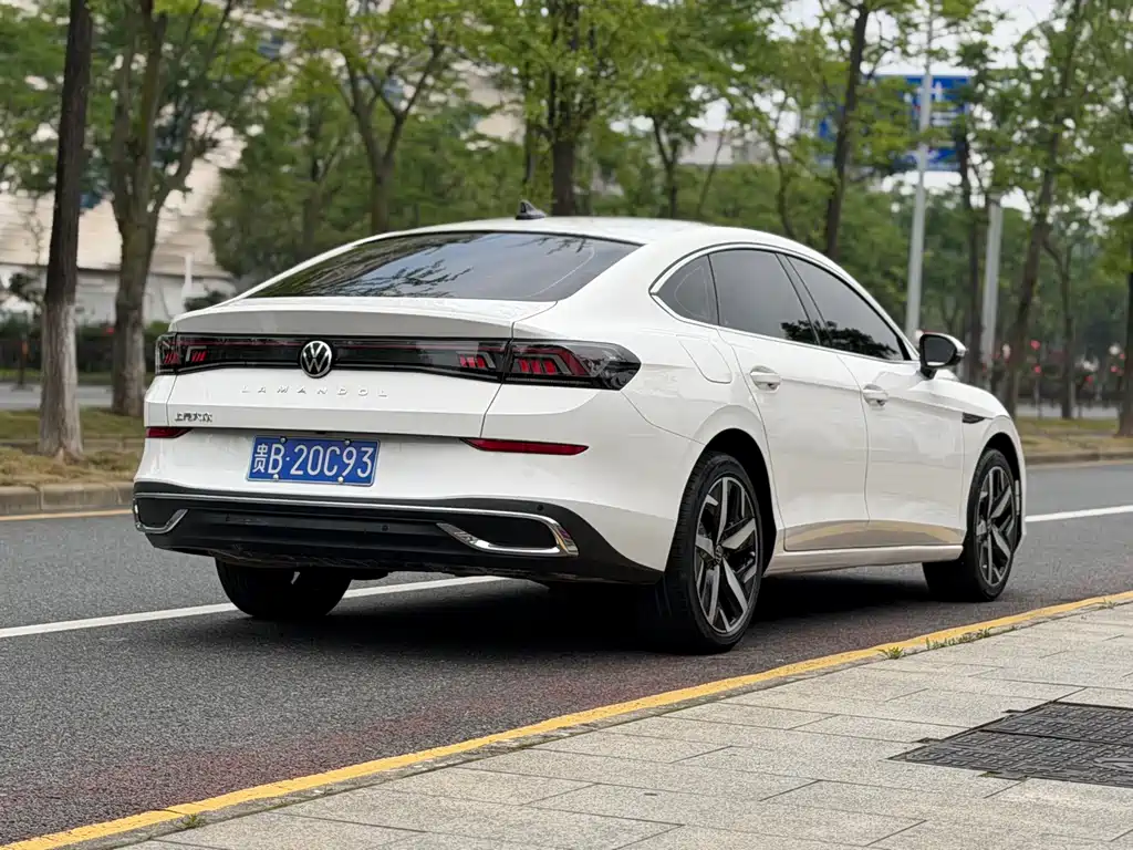 Lamando Lamando L 280 TSI DSG Spicy Cool