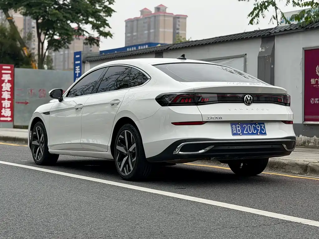 Lamando Lamando L 280 TSI DSG Spicy Cool