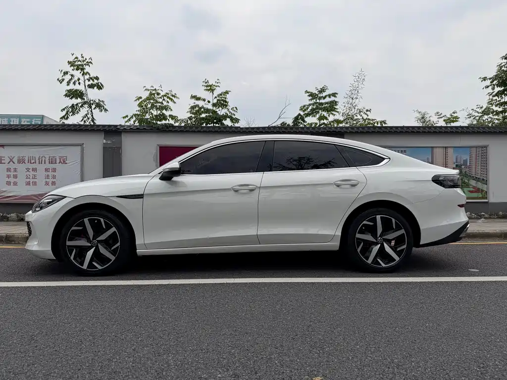 Lamando Lamando L 280 TSI DSG Spicy Cool