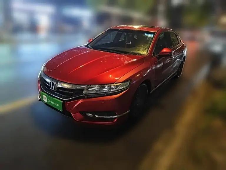 Honda Spirior 2.0 L Distinguished