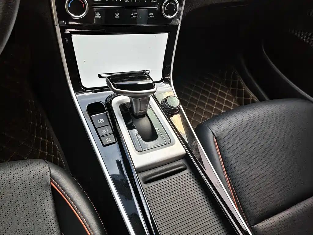 Seltos 1.5 L CVT Luxury