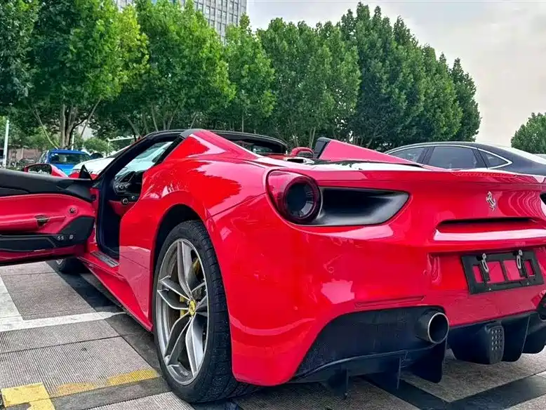 Ferrari 488 488 Spider