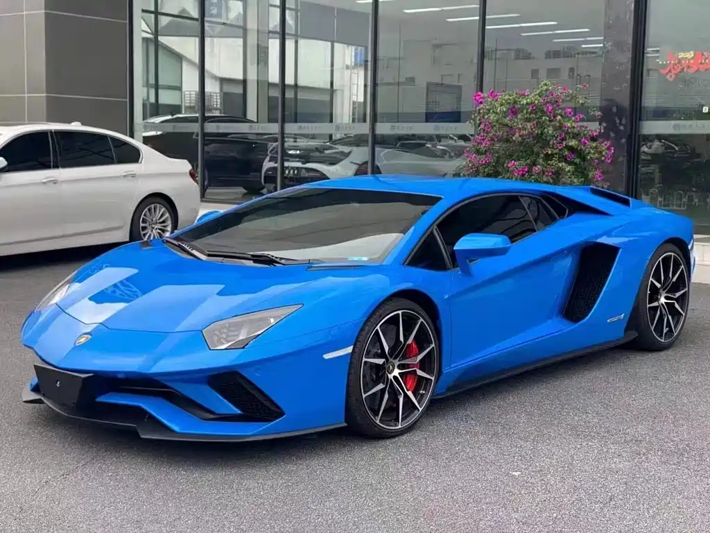 Aventador Aventador S