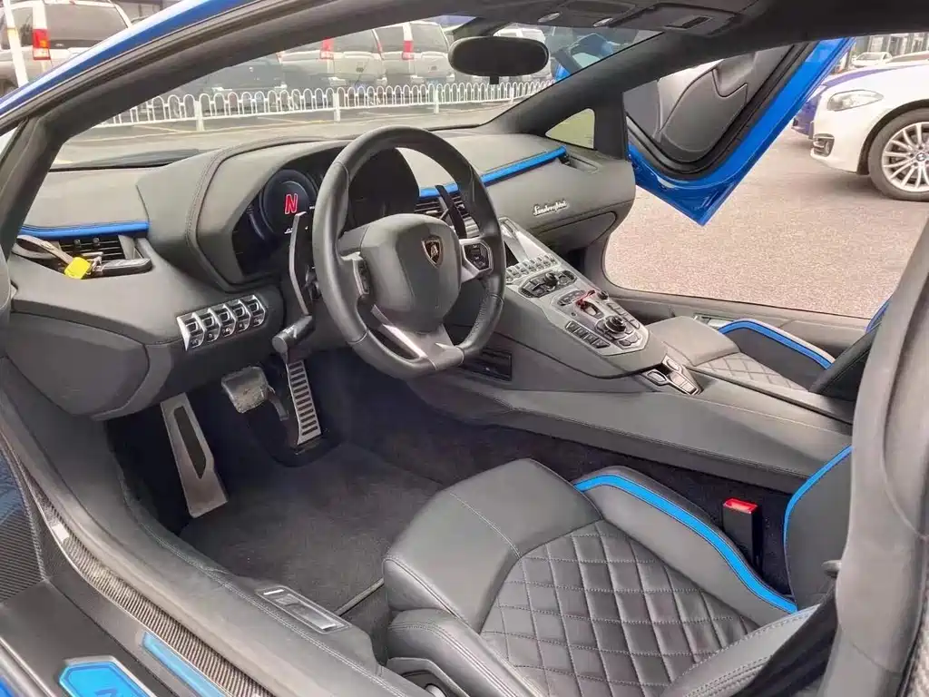 Aventador Aventador S