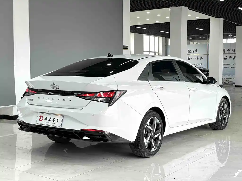 Elantra 1.5 L CVT GLX Elite