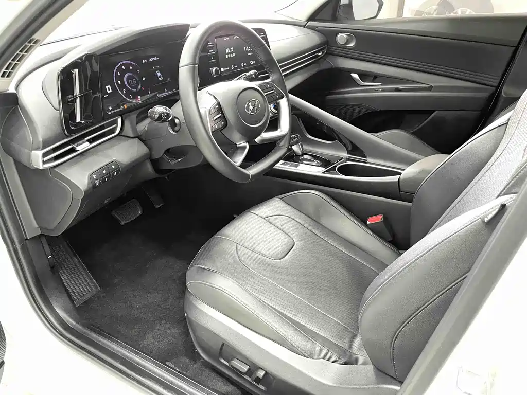 Elantra 1.5 L CVT GLX Elite