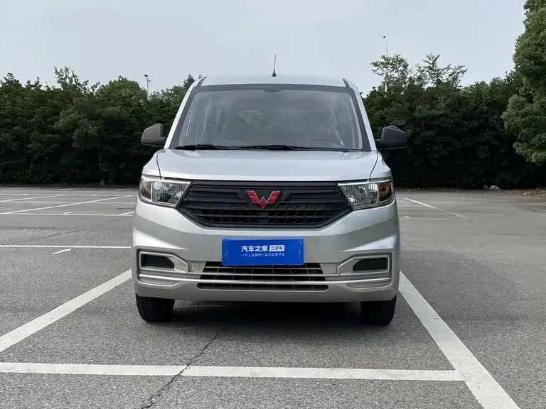 Wuling Hongguang V 1.5 L Power Enjoyment LAR