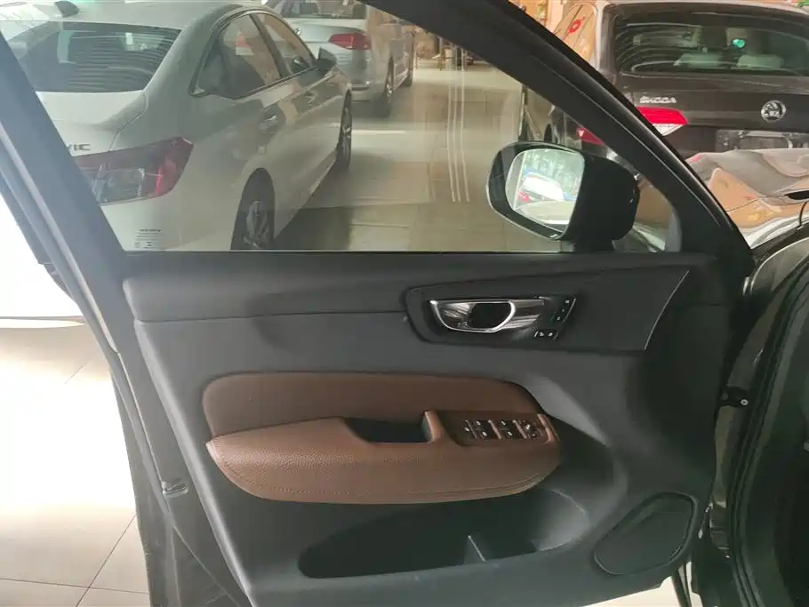 Volvo XC60 B5 4 WD Smart Vision Luxury