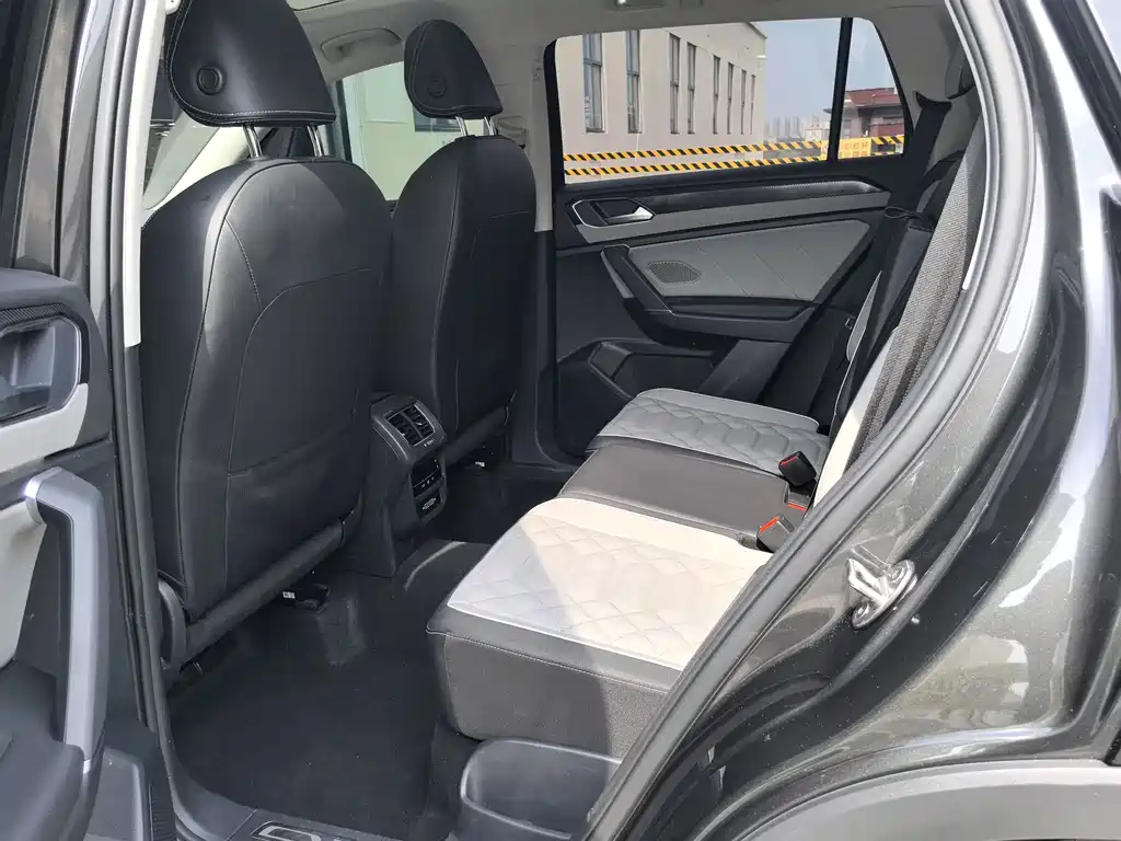Tayron 280 TSI 2 WD Luxury Plus Advanced