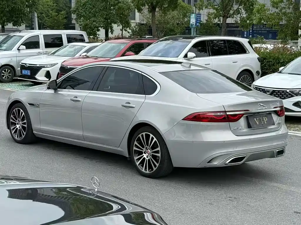 Jaguar XFL 2.0 T P250 2 WD Premium Luxury