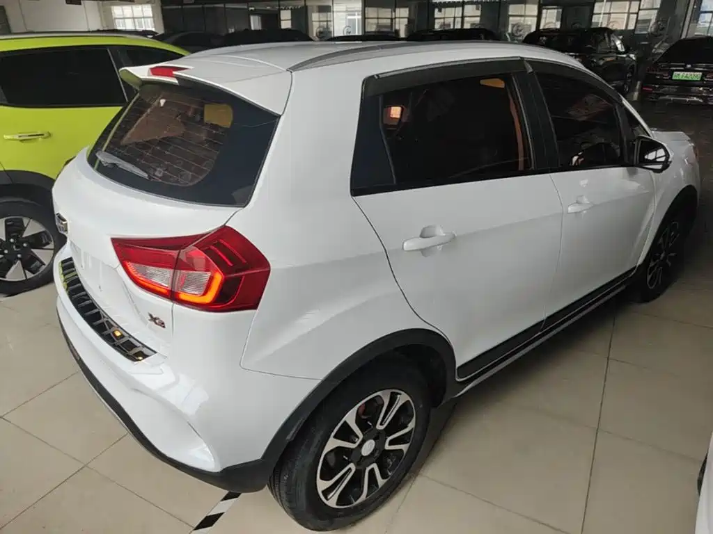 Vision X3 1.5 L Auto Distinguished