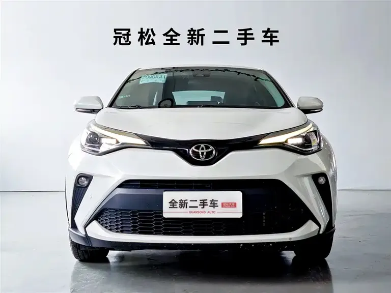 Toyota C-HR 2.0 L Leading