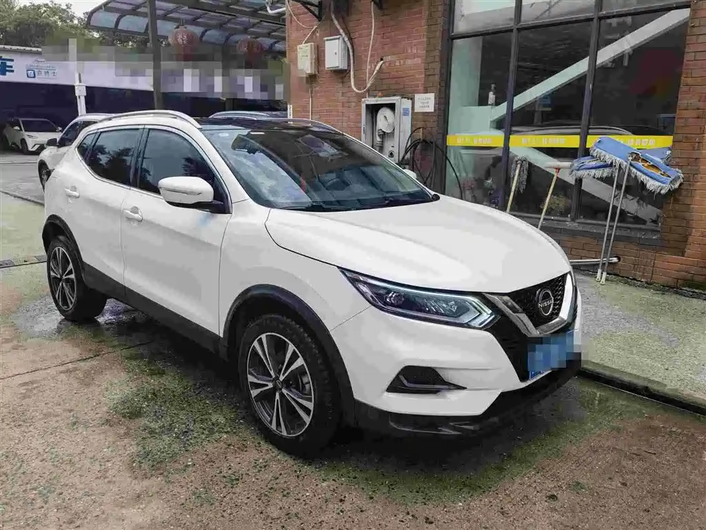 Qashqai Classic 2.0 L CVT XV+ Leading