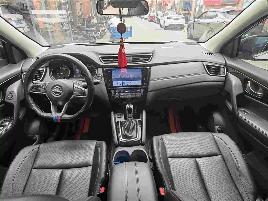 Qashqai Classic 2.0 L CVT XV+ Leading