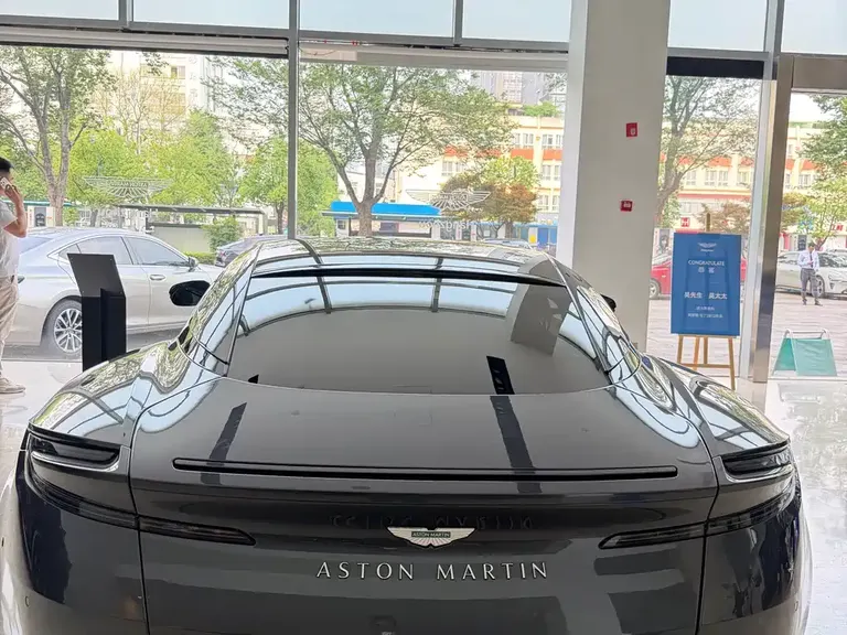 Aston Martin DB12 4.0 T V8 Coupe
