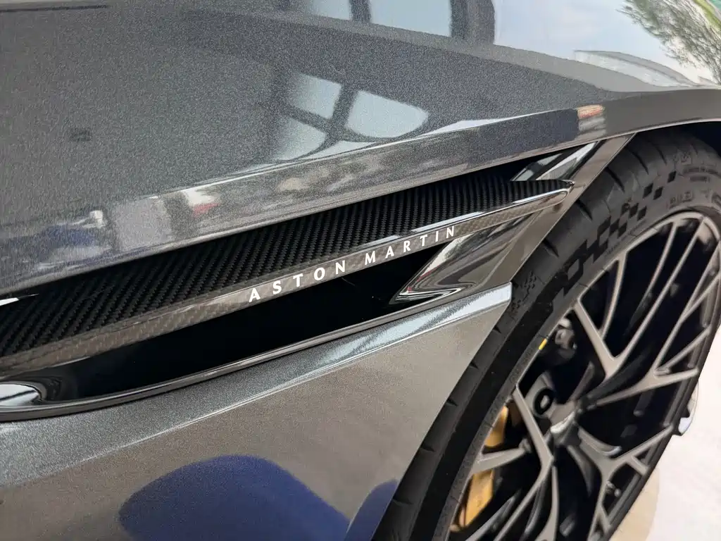 Aston Martin DB12 4.0 T V8 Coupe