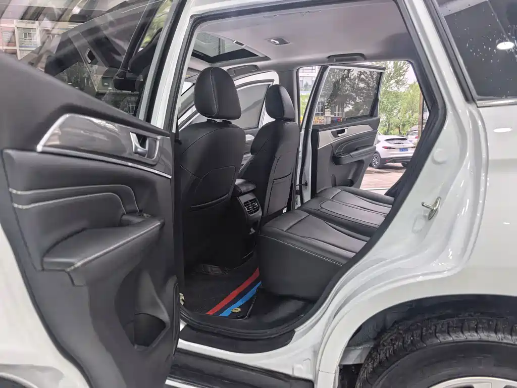 Haval M6 PLUS 1.5 T DCT Luxury Connected