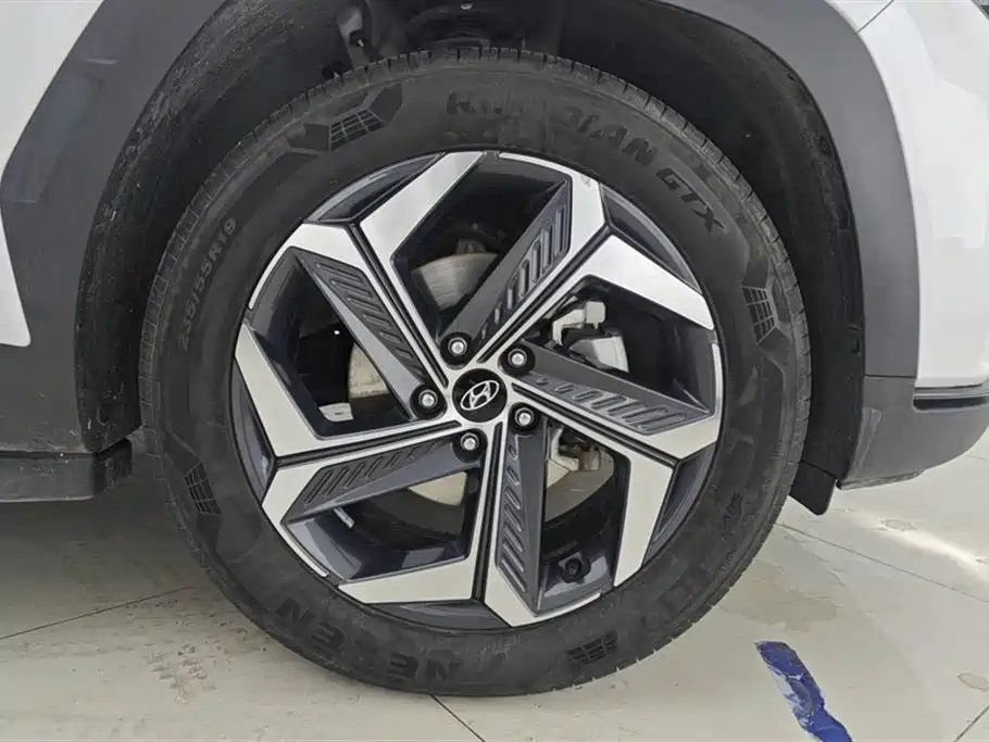 Tucson Tucson L 1.5 T Auto 2 WD LUX Distinguished