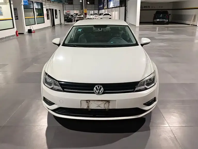 Volkswagen Lamando 230 TSI DSG Style