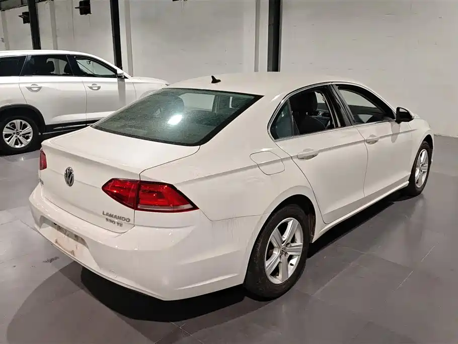 Lamando 230 TSI DSG Style