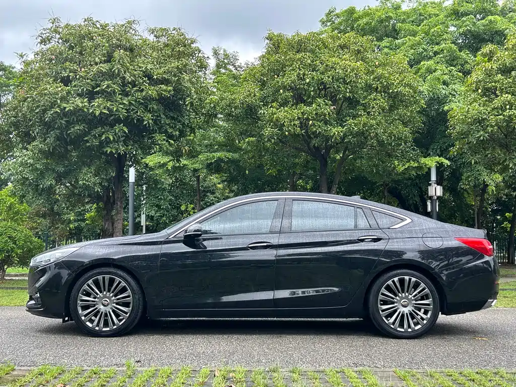 Hongqi H5 1.8 T Auto Connected Flagship Charm