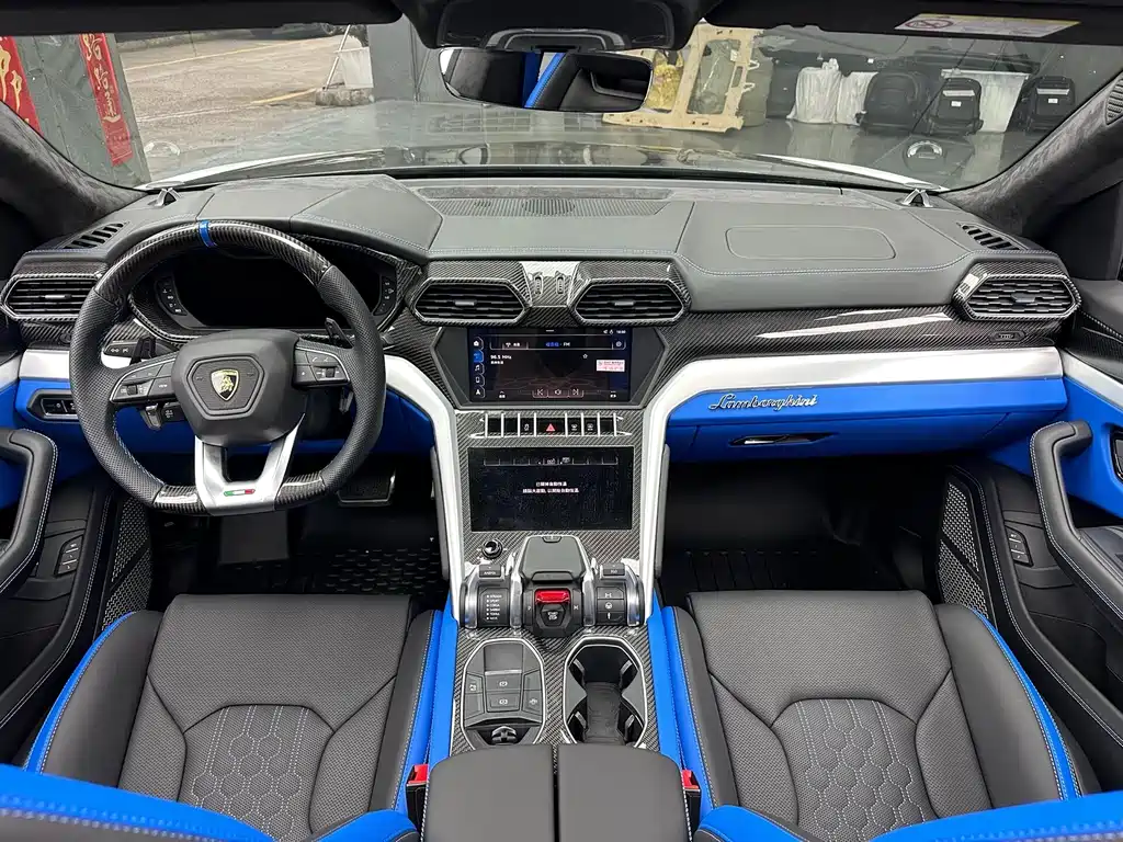 Urus 4.0 T V8