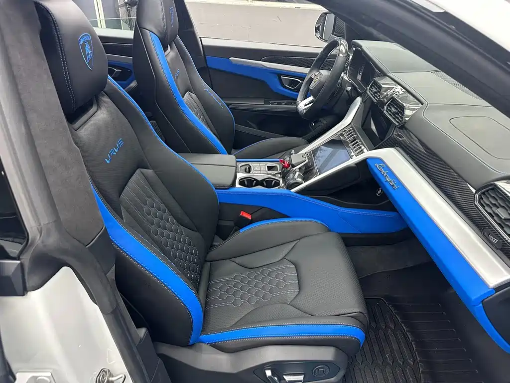 Urus 4.0 T V8