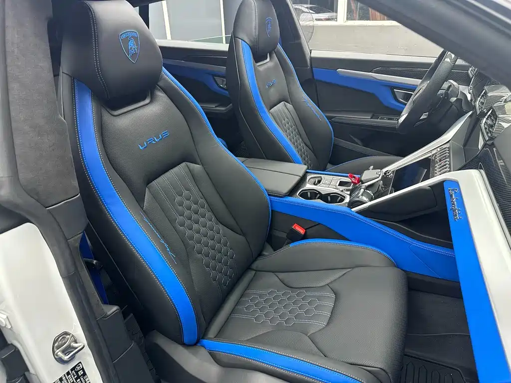 Urus 4.0 T V8