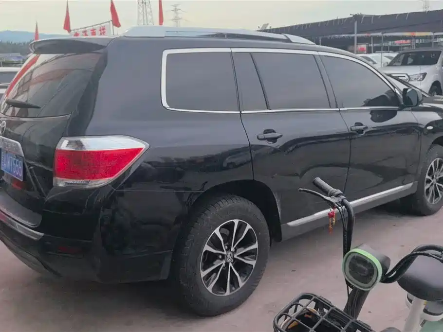 Highlander 2.7 L 2 WD 5-seat Elite