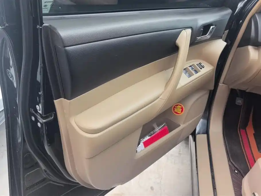 Highlander 2.7 L 2 WD 5-seat Elite