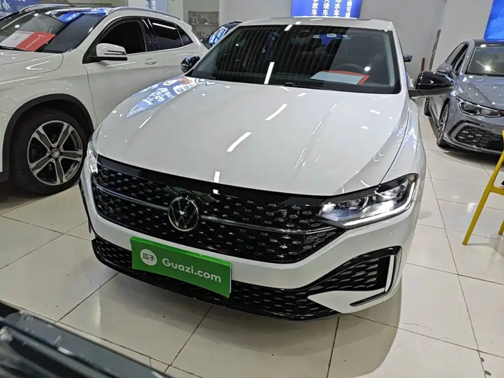 Lavida 300 TSI DSG Starry Sky Manyi