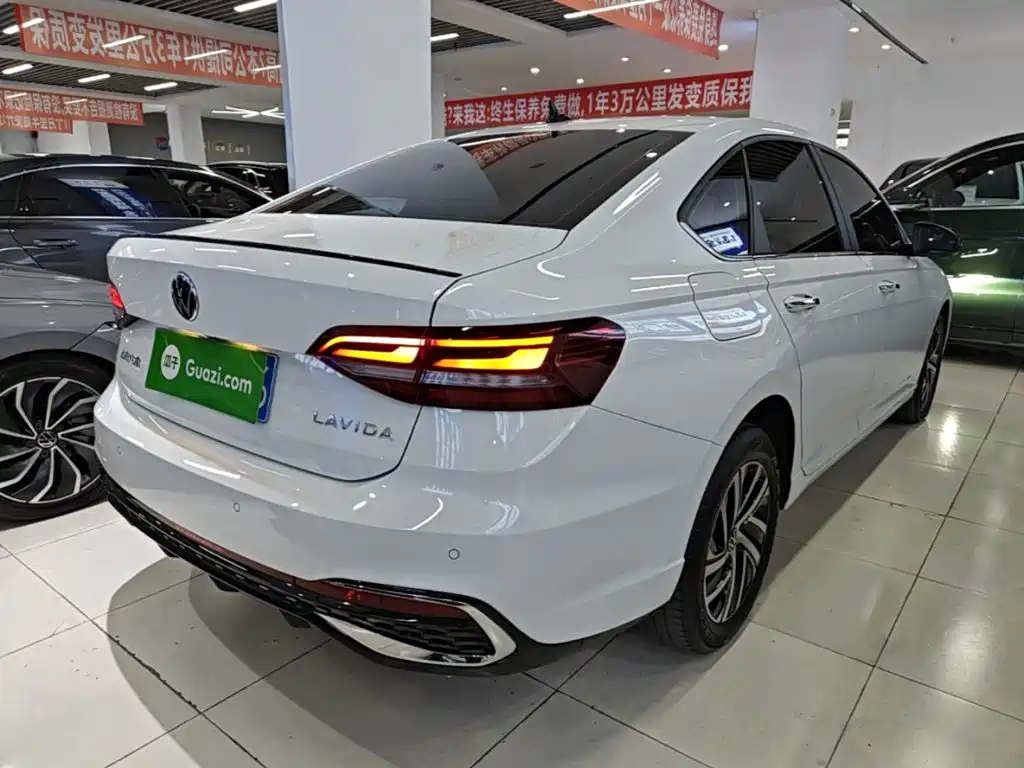 Lavida 300 TSI DSG Starry Sky Manyi