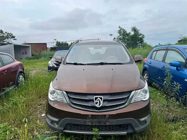 Baojun 730 宝骏730 2015款 1.8 L 手动豪华导航ESP版 7座