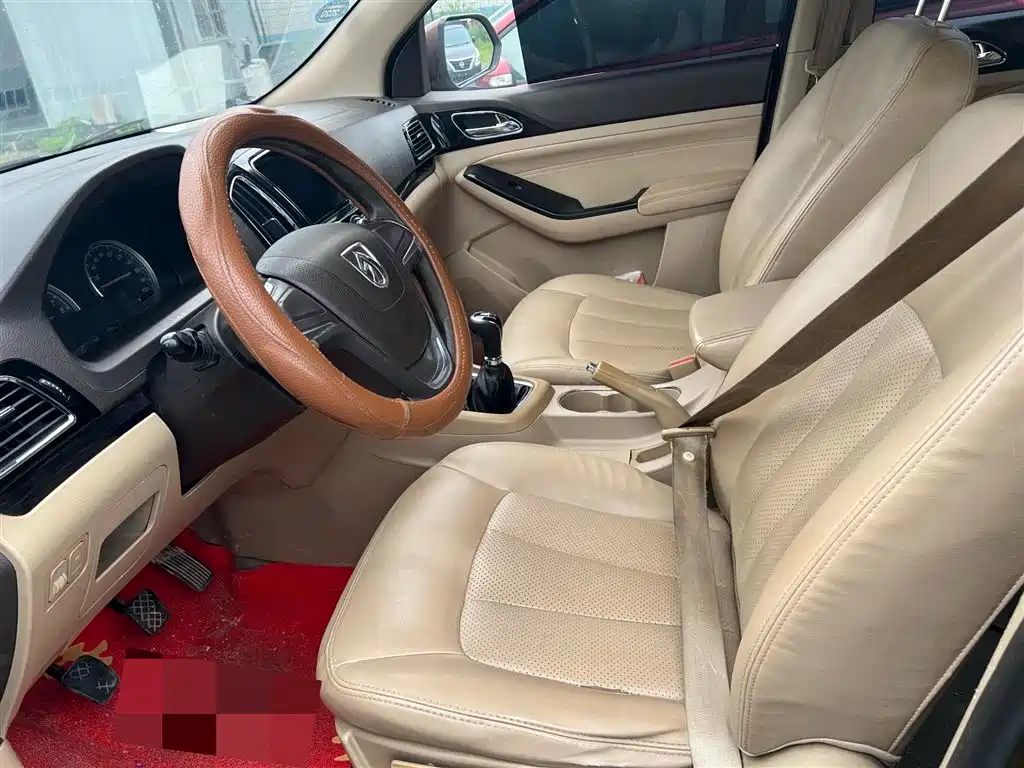 Baojun 730 宝骏730 2015款 1.8 L 手动豪华导航ESP版 7座
