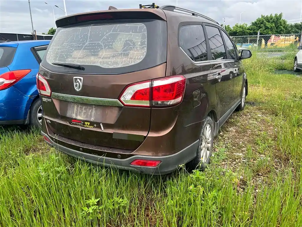 Baojun 730 宝骏730 2015款 1.8 L 手动豪华导航ESP版 7座