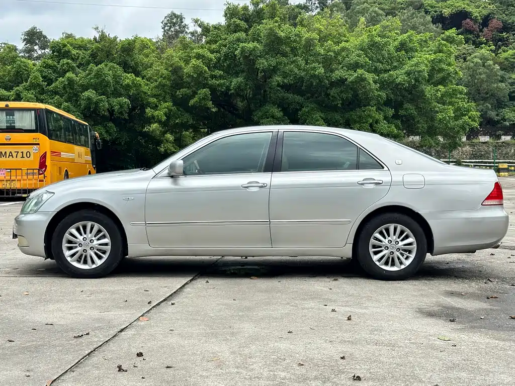 Crown 3.0 L Royal