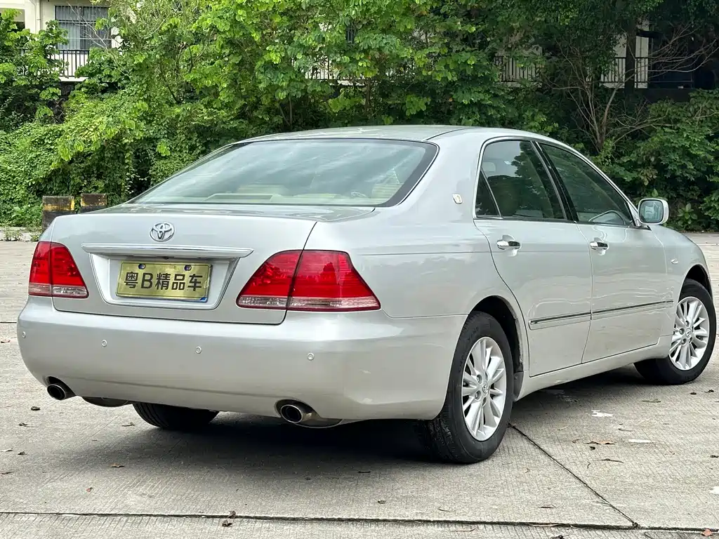 Crown 3.0 L Royal