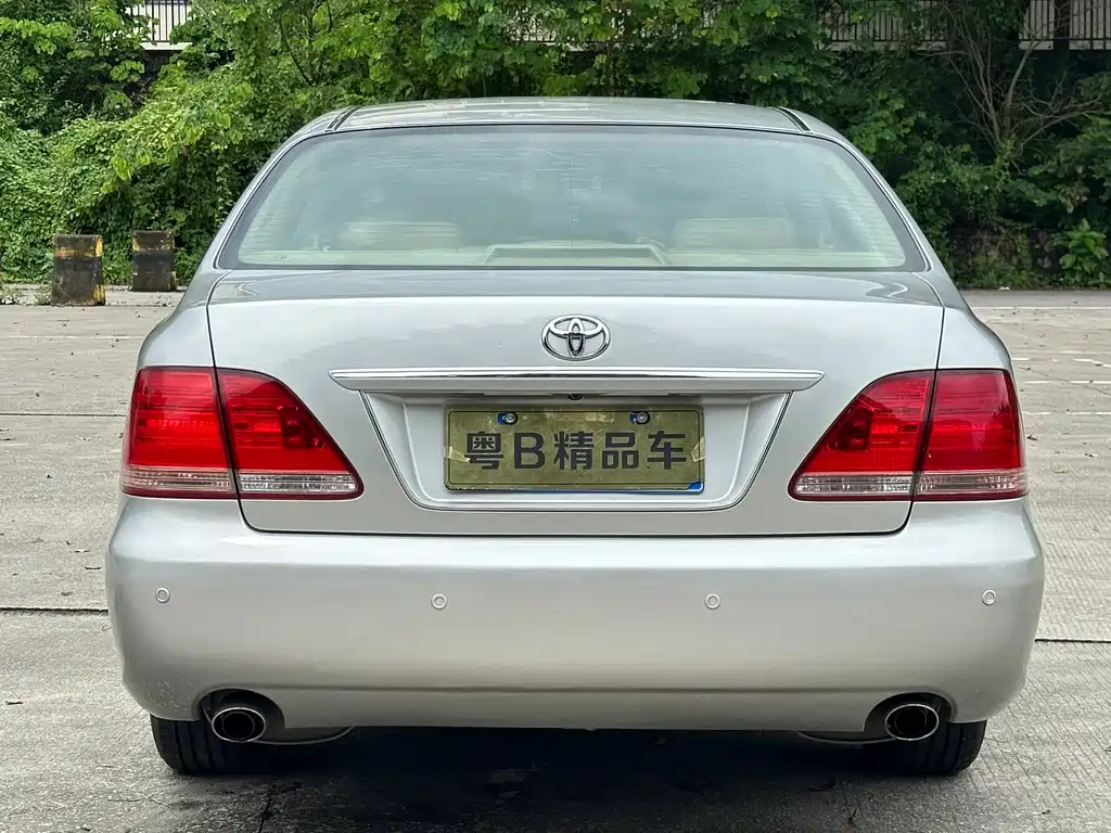 Crown 3.0 L Royal