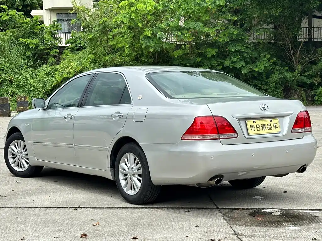 Crown 3.0 L Royal