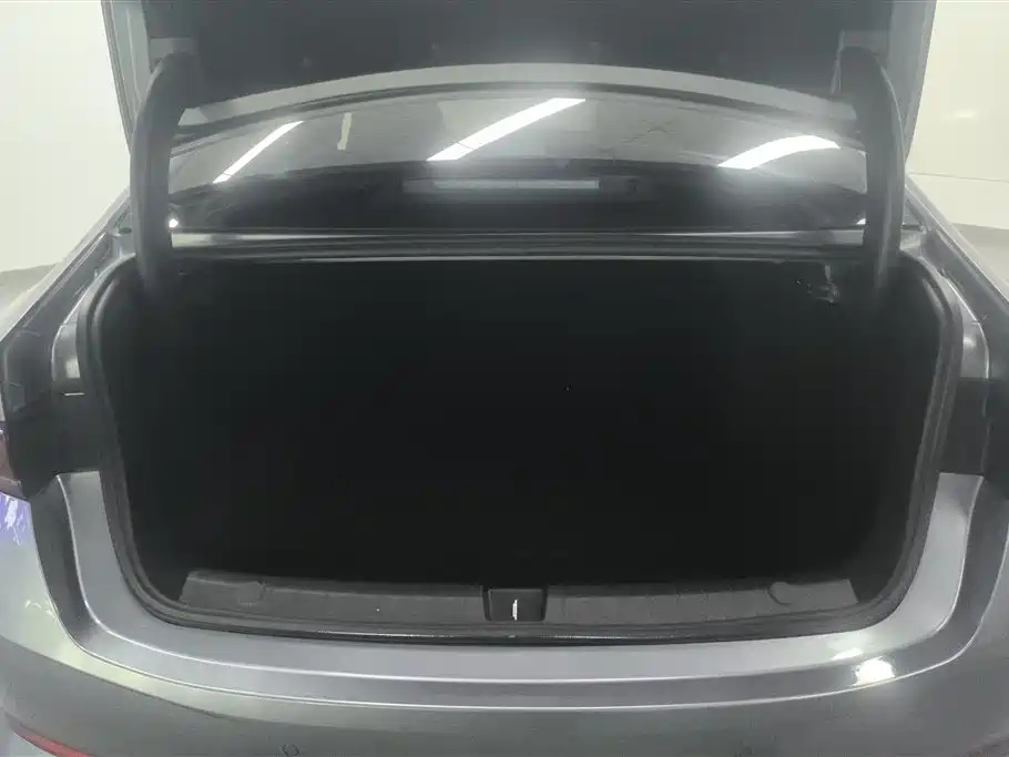 Qin PLUS DM-i Smart Drive 55 KM Leading