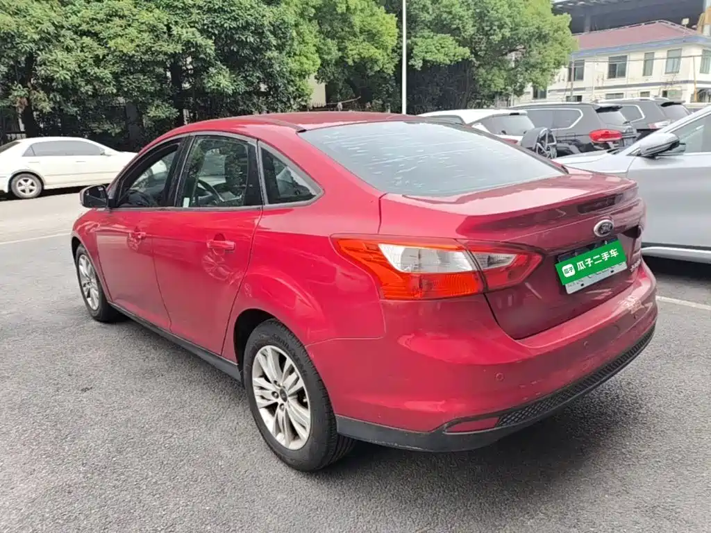 Focus Sedan 1.6 L Auto Comfort
