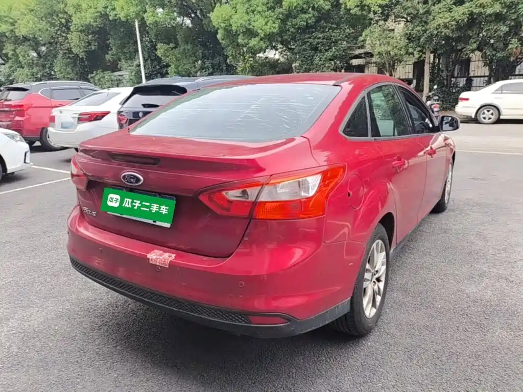 Focus Sedan 1.6 L Auto Comfort